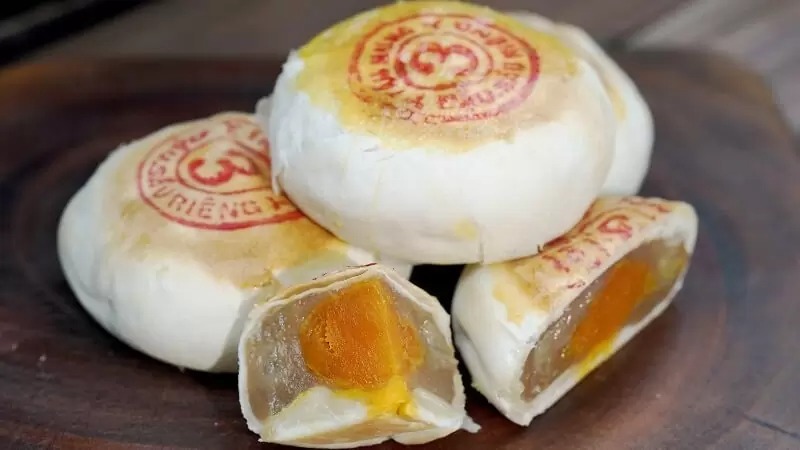 Đặc sản Sài Gòn làm quà tặng: bánh pía sầu riêng - bảo hiểm pvi 