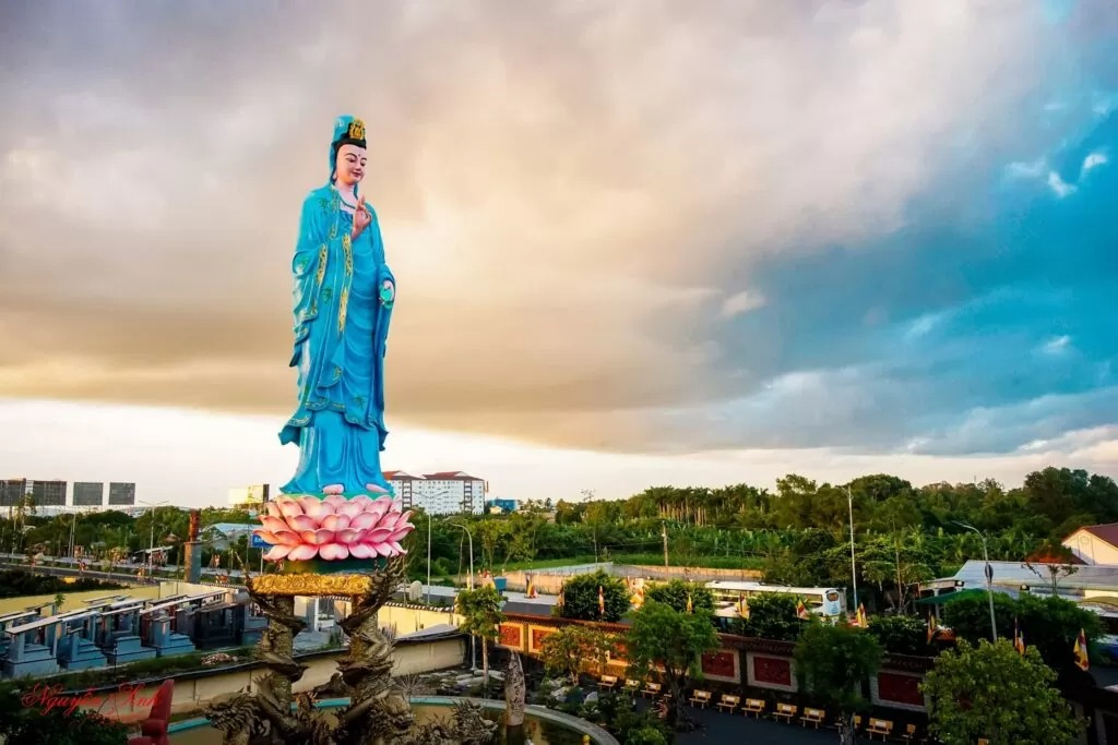 Điểm du lịch gần Sài Gòn: Chùa Phật Ngọc Xá Lợi Vĩnh Long - bảo hiểm pvi 